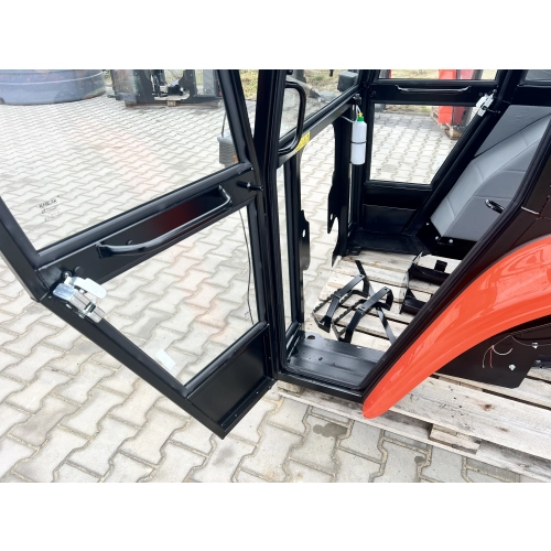 Kabina ciągnikowa Ursus C330 C-330 BTW poliwęglan z błotnikami - czerwona -