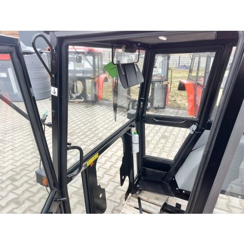 Kabina ciągnikowa Ursus C330 C-330 BTW poliwęglan z błotnikami - czerwona -