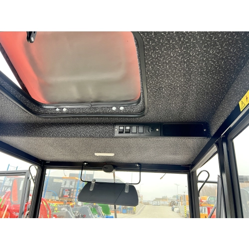 Kabina ciągnikowa Ursus C330 C-330 BTW poliwęglan z błotnikami - czerwona -