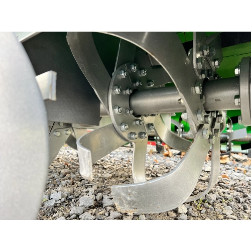 Glebogryzarka do międzyrzędzi Vega - 3 sekcje