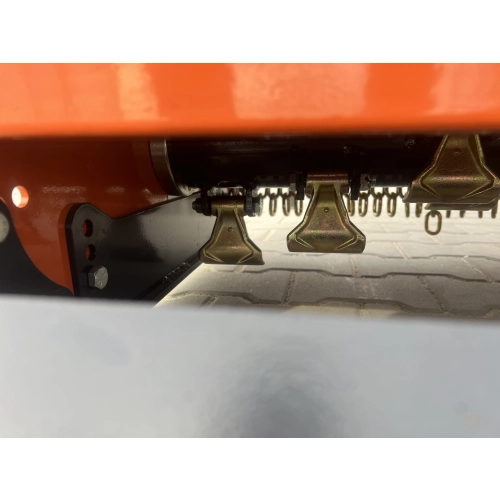 Kosiarka bijakowa na pantografie AGL 105 GEOGRASS