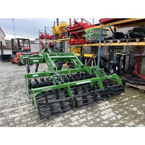 Pług dłutowy bezorkowy CENTAUR 3.0m