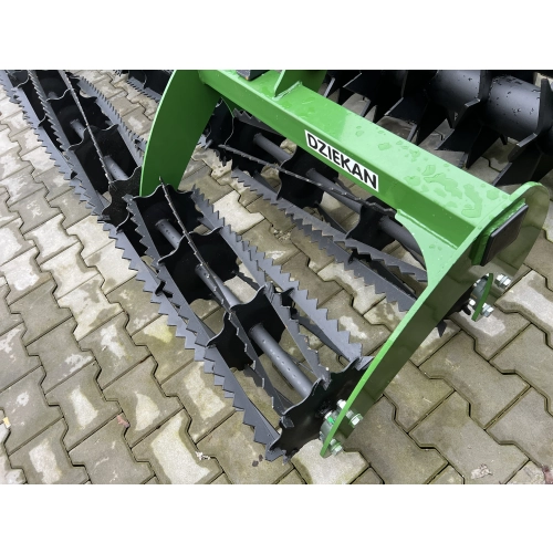 Pług dłutowy bezorkowy CENTAUR 3.0m