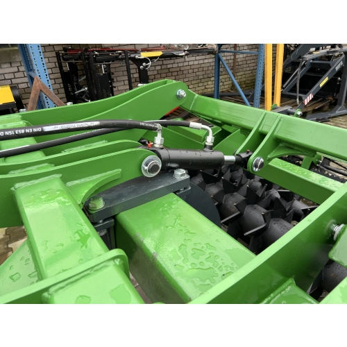 Pług dłutowy bezorkowy CENTAUR 4,0m