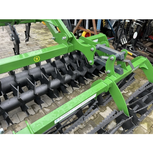 Pług dłutowy bezorkowy CENTAUR 3.0m