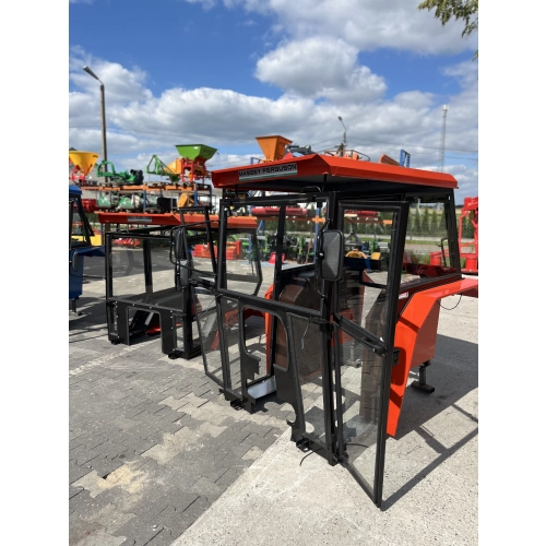 Kabina ciągnikowa Ursus 3512 / Massey Ferguson 255 – czerwona