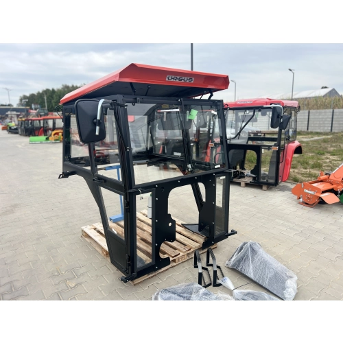 Kabina ciągnikowa Ursus C330 C-330 - CZERWONA -
