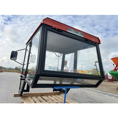 Kabina ciągnikowa T-25 Ruski - nowy typ - CZERWONA -