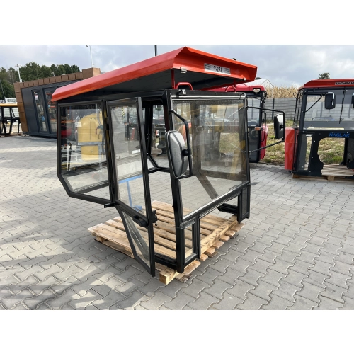 Kabina ciągnikowa T-25 Ruski - nowy typ - CZERWONA -