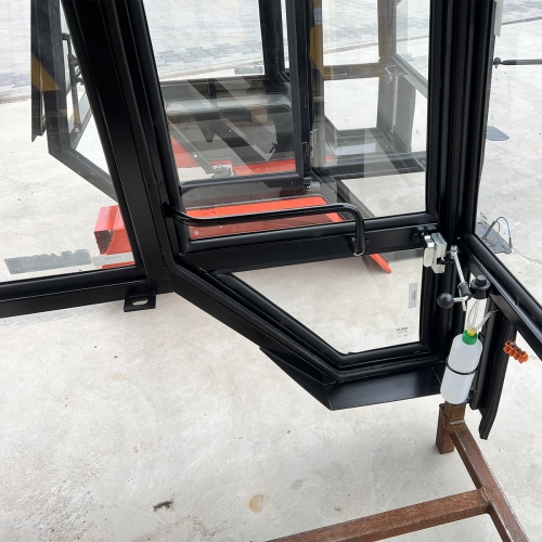 kabina T25 Ruski wyposażenie standardowe