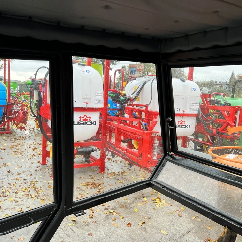 kabina ciagnika T25 nowy model