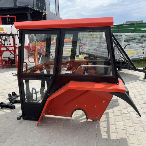 kabina ciągnikowa C360 z błotnikami