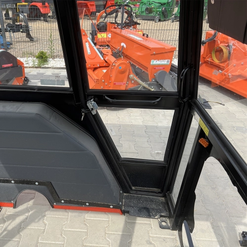 kabina ciągnikowa C360 z błotnikami