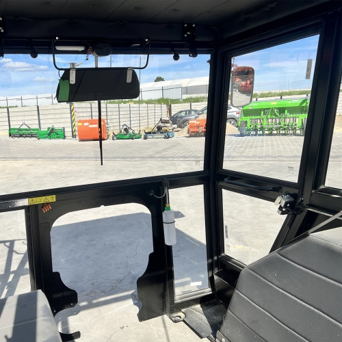 kabina Ursus C360 czerwony RAL2002