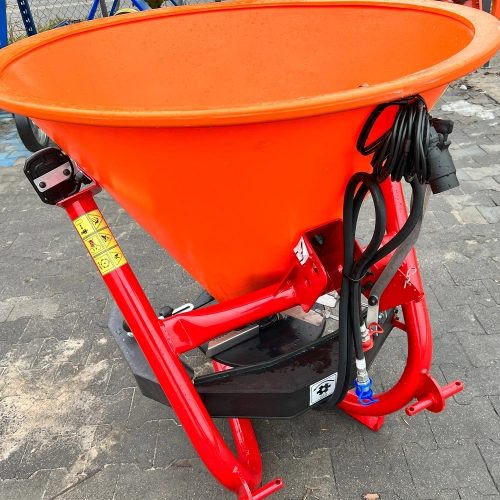 Posypywarka komunalna PK 200 MINI – lekka i wydajna piaskarka marki DEXWAL