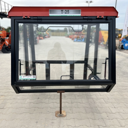 kabina T25 czerwona montaz