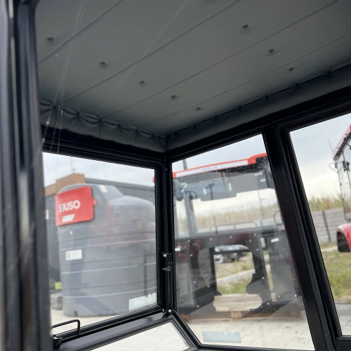 kabina Ruski T25 boczny widok