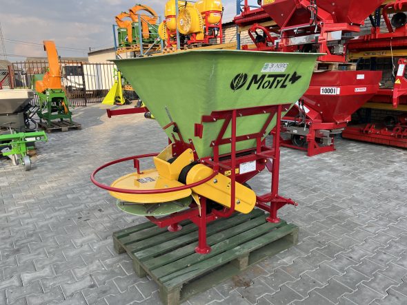 Rozsiewacz nawozów - wapna Motyl 400L N 031 M/1