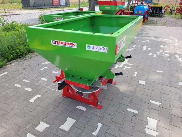 Rozsiewacz dwutalerzowy nawozów Tytan 800L - obrazek 2