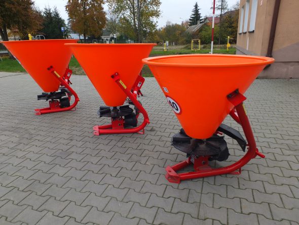 Rozsiewacz lejkowy jednotalerzowy 400L Dexwal - obrazek 5