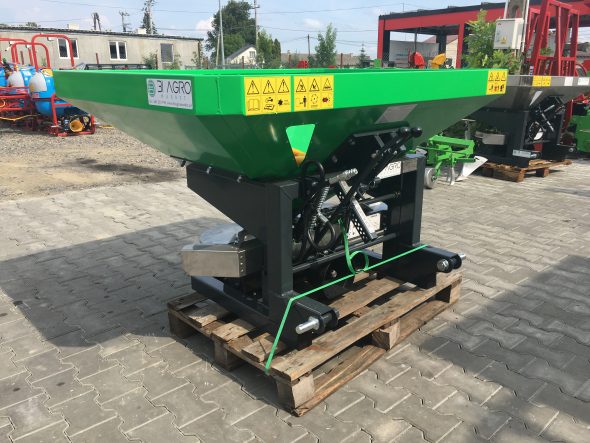 Rozsiewacz dwutarczowy jednozasypowy 600L Langren