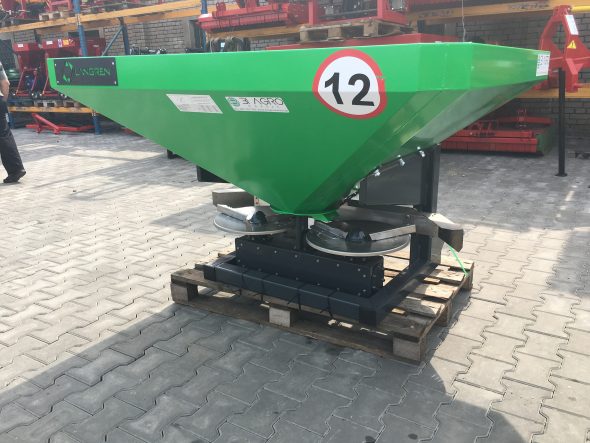 Rozsiewacz dwutarczowy jednozasypowy 600L Langren - obrazek 4