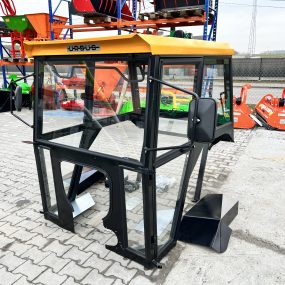 Kabina ciągnikowa C-360 bez błotników - kolor dachu żółty -