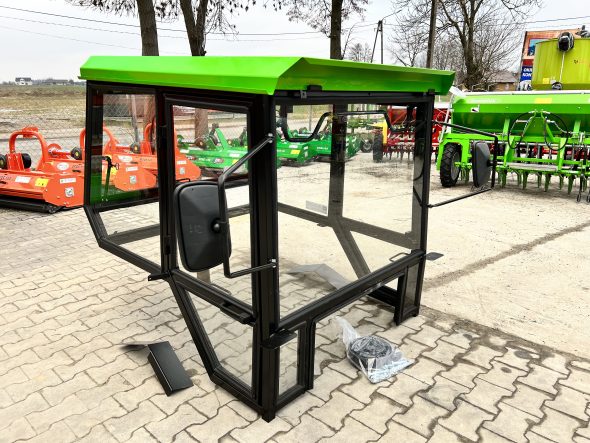 Kabina ciągnikowa T-25 ruski - dach zielony - - obrazek 4